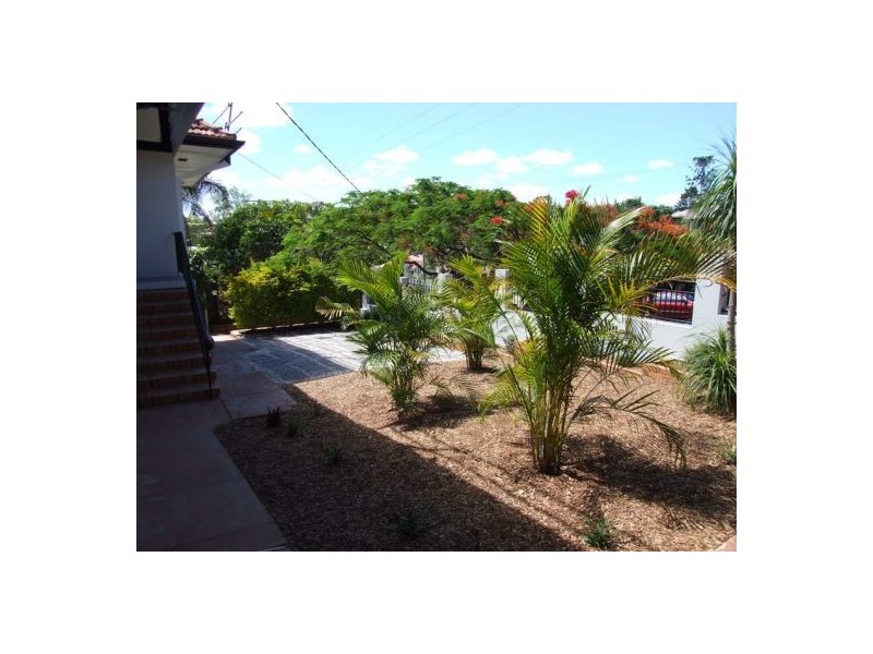 7 Rolle Street, Holland Park QLD 4121