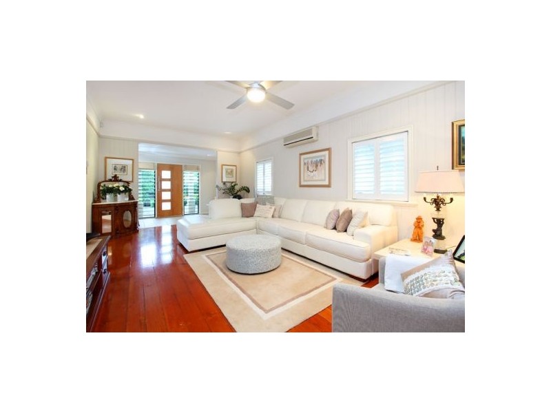 29 Nicholson Street, Greenslopes QLD 4120