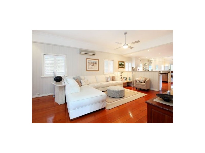 29 Nicholson Street, Greenslopes QLD 4120