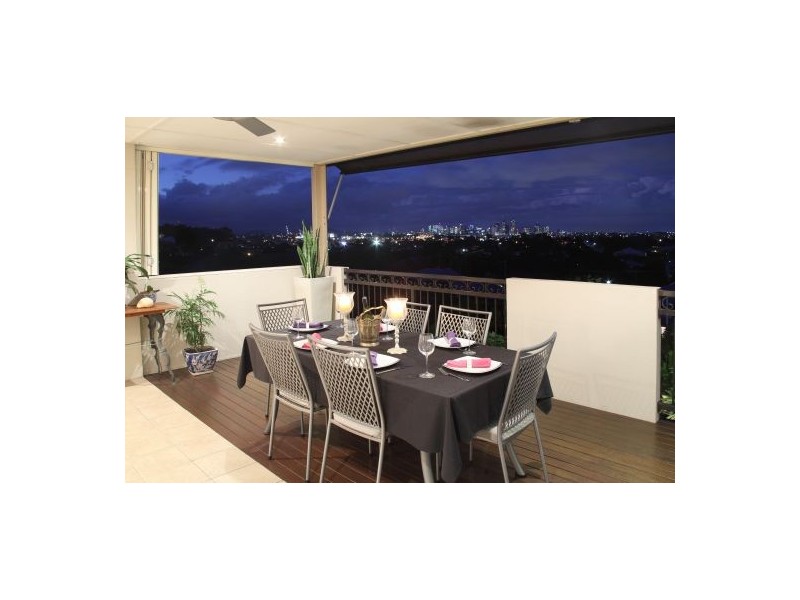 29 Nicholson Street, Greenslopes QLD 4120