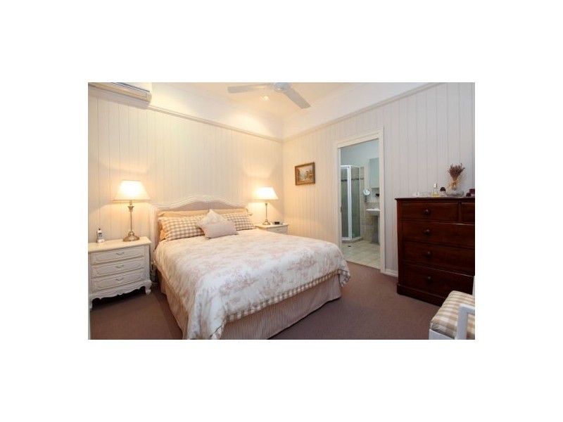 29 Nicholson Street, Greenslopes QLD 4120