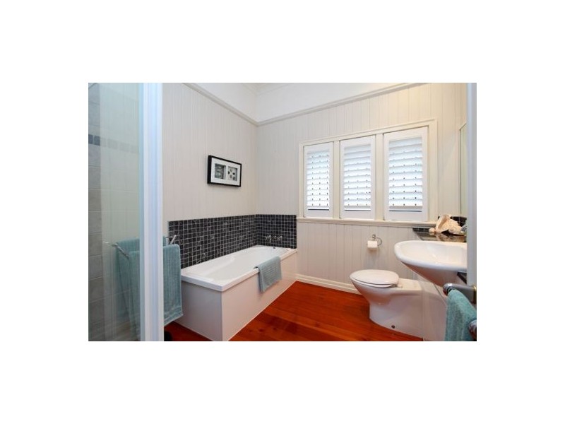 29 Nicholson Street, Greenslopes QLD 4120