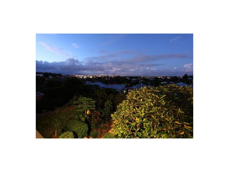 29 Nicholson Street, Greenslopes QLD 4120