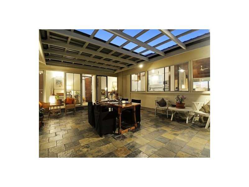 .9 Kneale St, Holland Park West QLD 4121