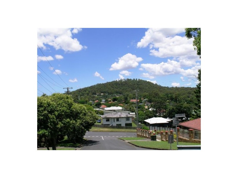 24 Cluden Street, Holland Park West QLD 4121