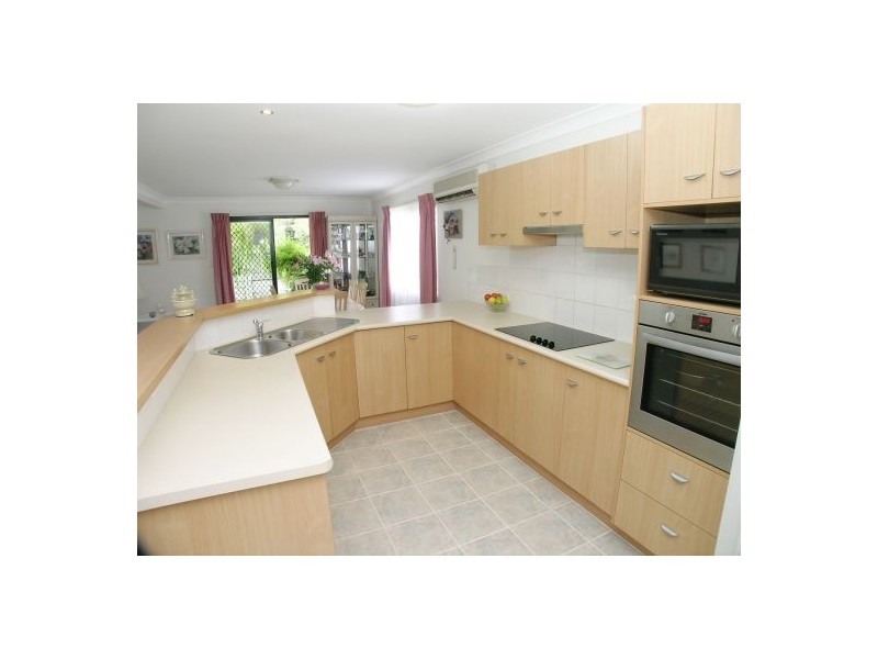 14 Estate Place, Holland Park West QLD 4121