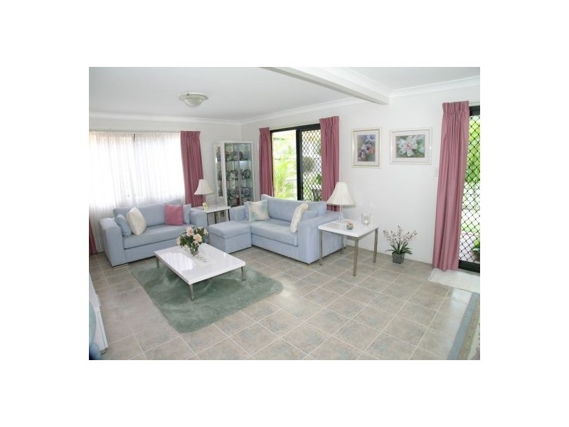 14 Estate Place, Holland Park West QLD 4121