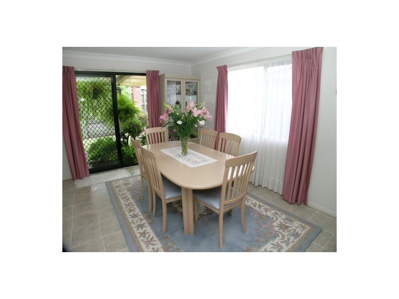 14 Estate Place, Holland Park West QLD 4121