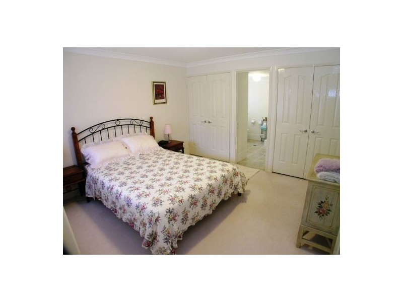 14 Estate Place, Holland Park West QLD 4121