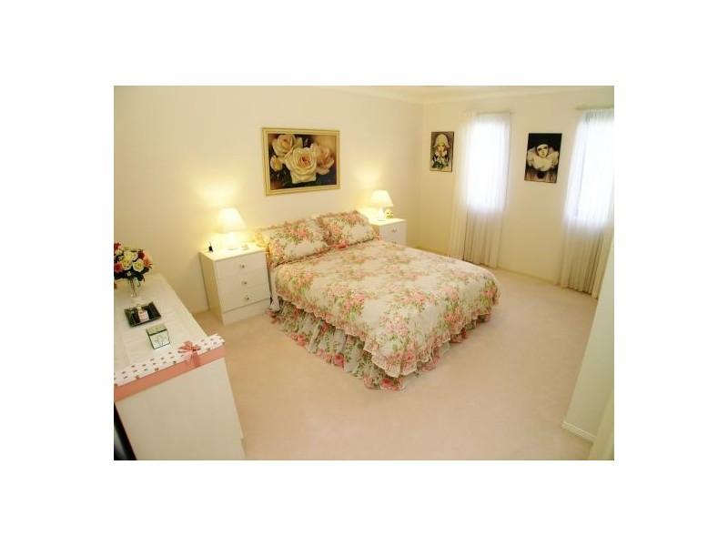 14 Estate Place, Holland Park West QLD 4121