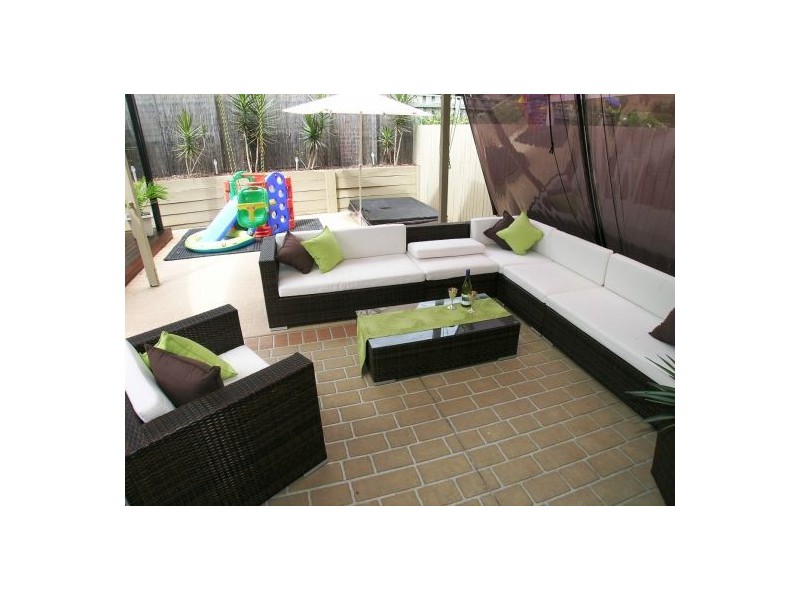 12 Estate Place, Holland Park West QLD 4121