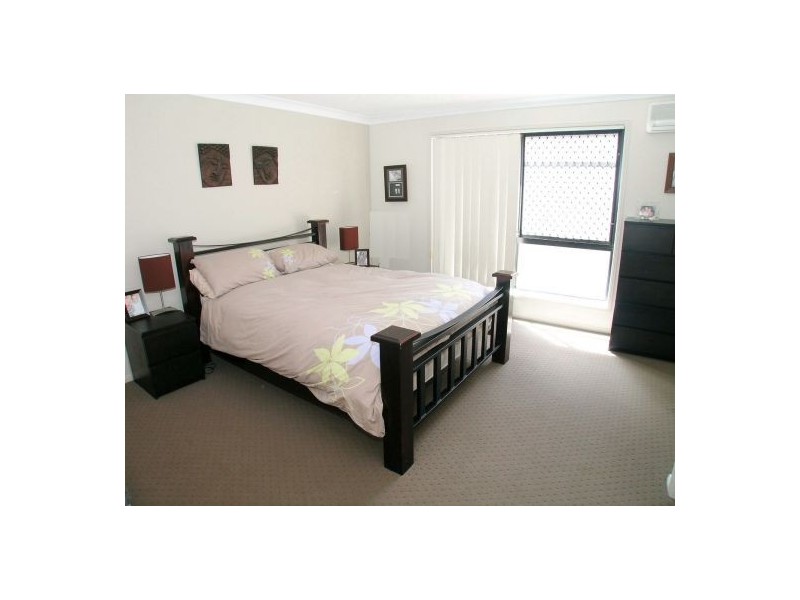 12 Estate Place, Holland Park West QLD 4121