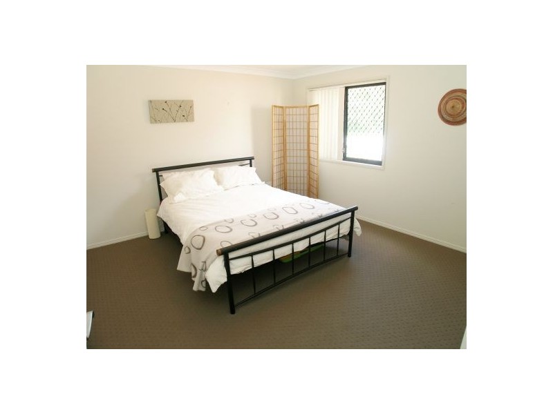 12 Estate Place, Holland Park West QLD 4121