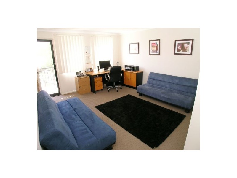 12 Estate Place, Holland Park West QLD 4121