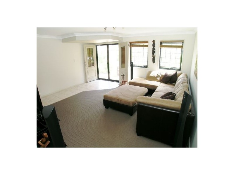 12 Estate Place, Holland Park West QLD 4121