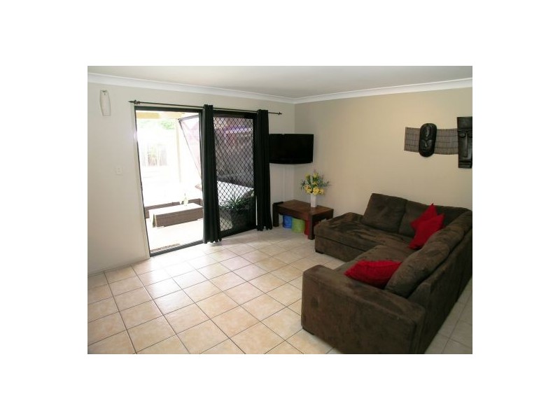 12 Estate Place, Holland Park West QLD 4121