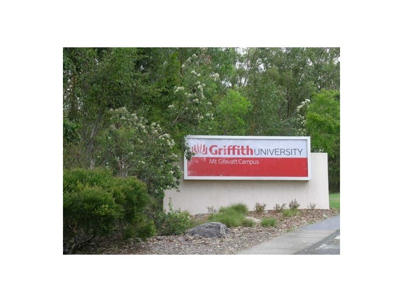 12 Estate Place, Holland Park West QLD 4121