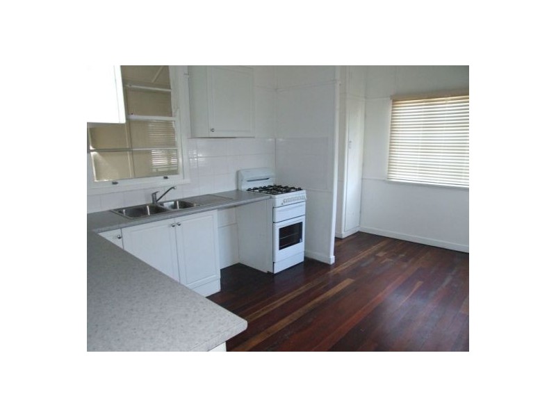 74 Kitchener Street, Wynnum QLD 4178
