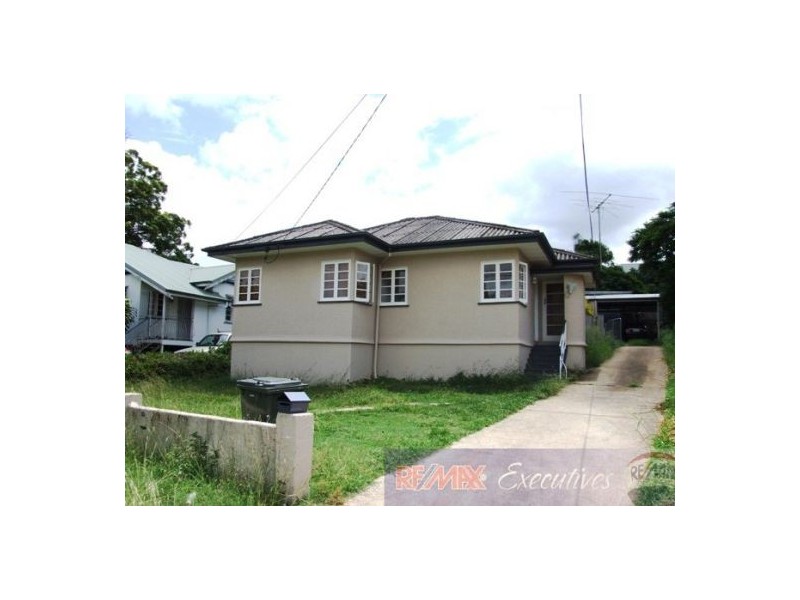15 Captain Street, Holland Park QLD 4121