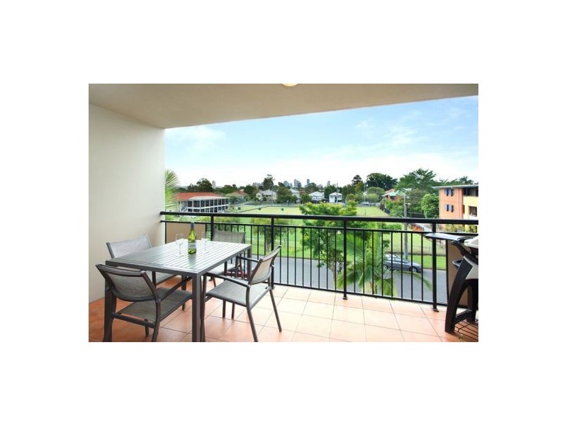 62/55 Harries Road, Coorparoo QLD 4151