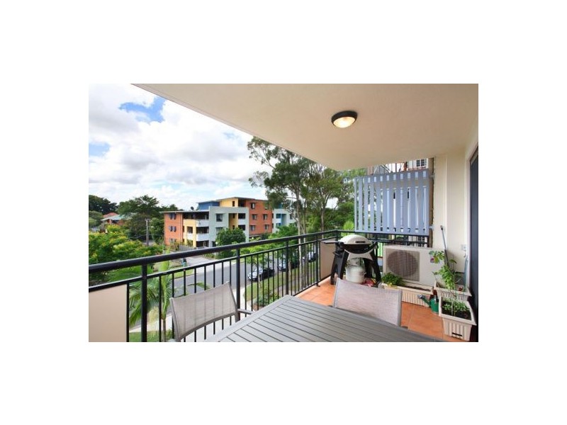 62/55 Harries Road, Coorparoo QLD 4151