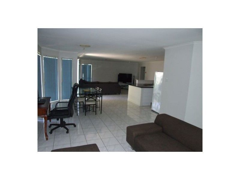 80 Coventry Cct, Carindale QLD 4152