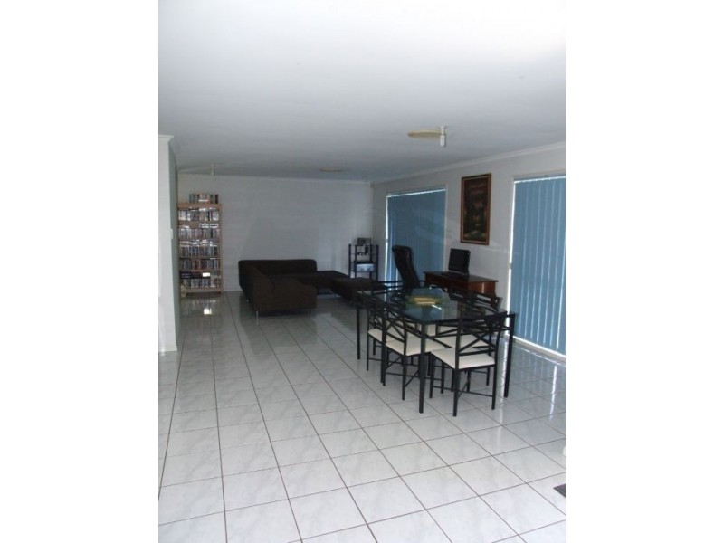 80 Coventry Cct, Carindale QLD 4152