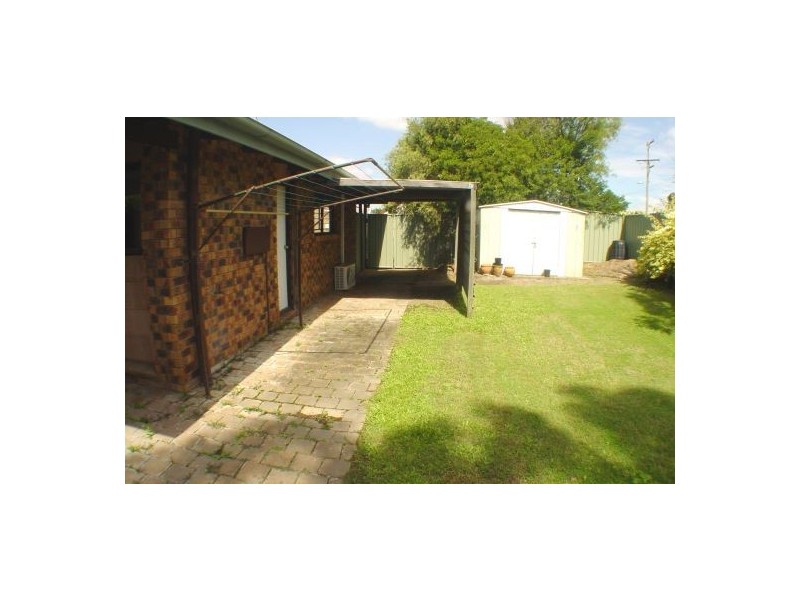 1  Burrel ST, Collingwood Park QLD 4301