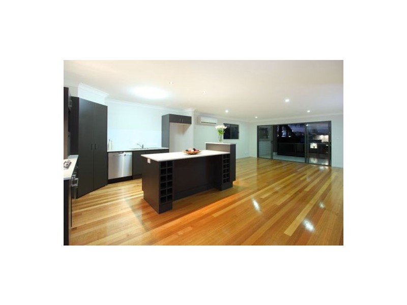 11 Tenth Avenue, Coorparoo QLD 4151