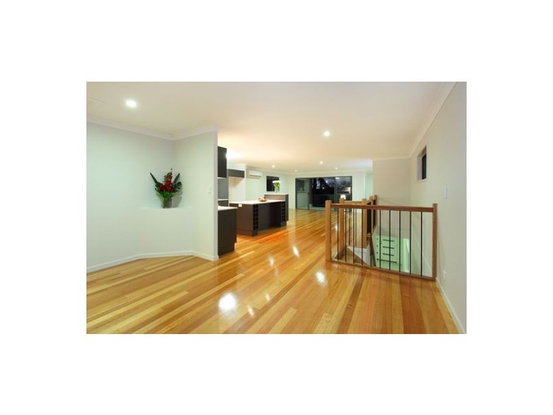 11 Tenth Avenue, Coorparoo QLD 4151