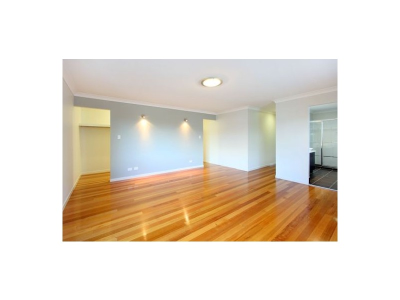11 Tenth Avenue, Coorparoo QLD 4151