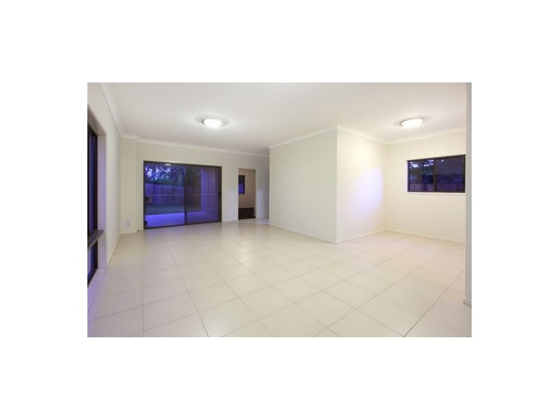 11 Tenth Avenue, Coorparoo QLD 4151