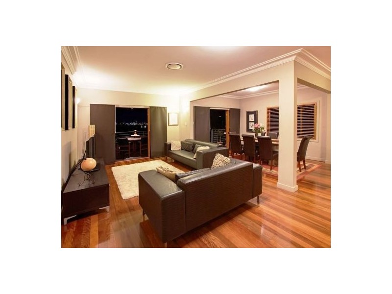 21 Dagmar street, Holland Park West QLD 4121