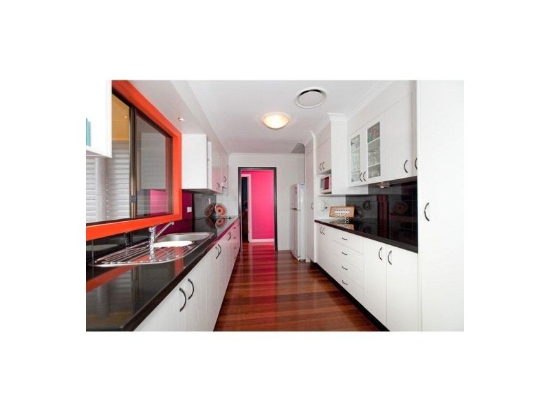 14 Cranston St, Wynnum West QLD 4178