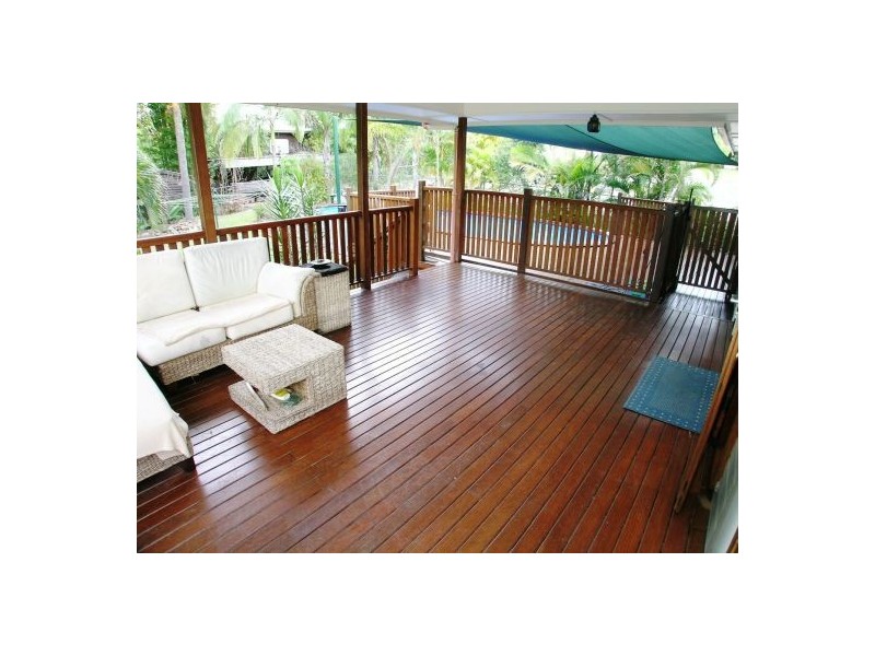 37 Carnelian Street, Holland Park QLD 4121