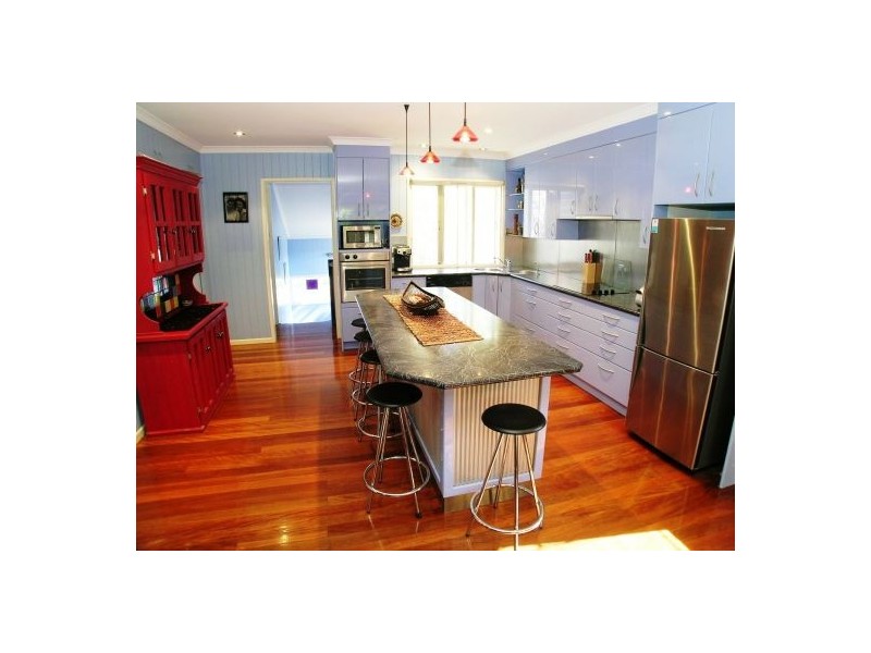 37 Carnelian Street, Holland Park QLD 4121