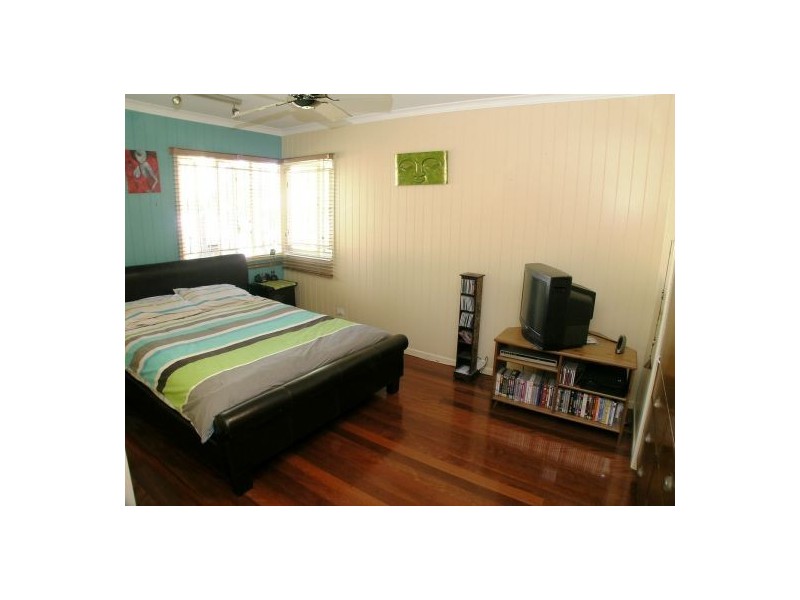 37 Carnelian Street, Holland Park QLD 4121