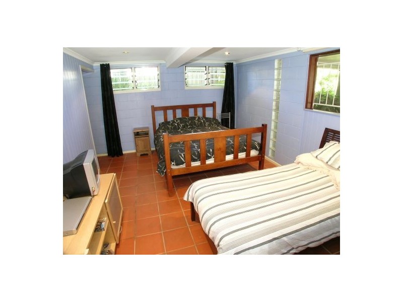37 Carnelian Street, Holland Park QLD 4121