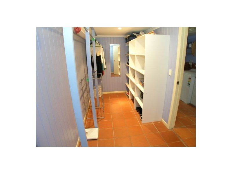 37 Carnelian Street, Holland Park QLD 4121