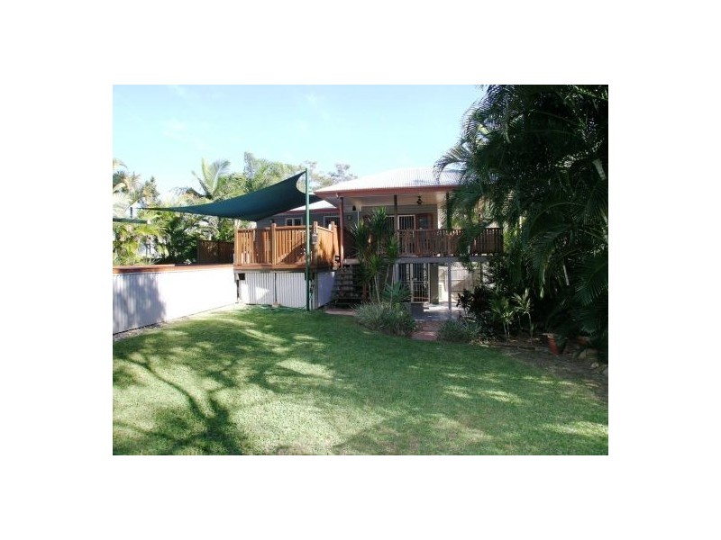 37 Carnelian Street, Holland Park QLD 4121
