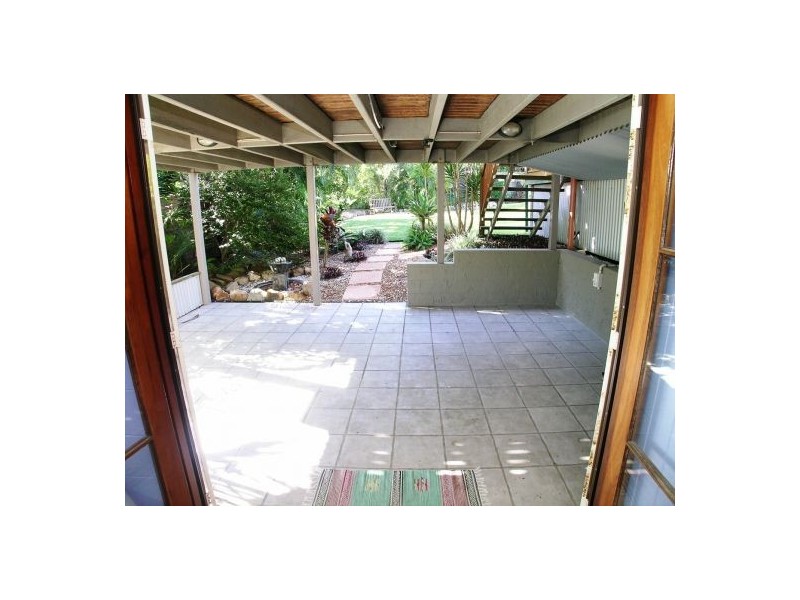 37 Carnelian Street, Holland Park QLD 4121