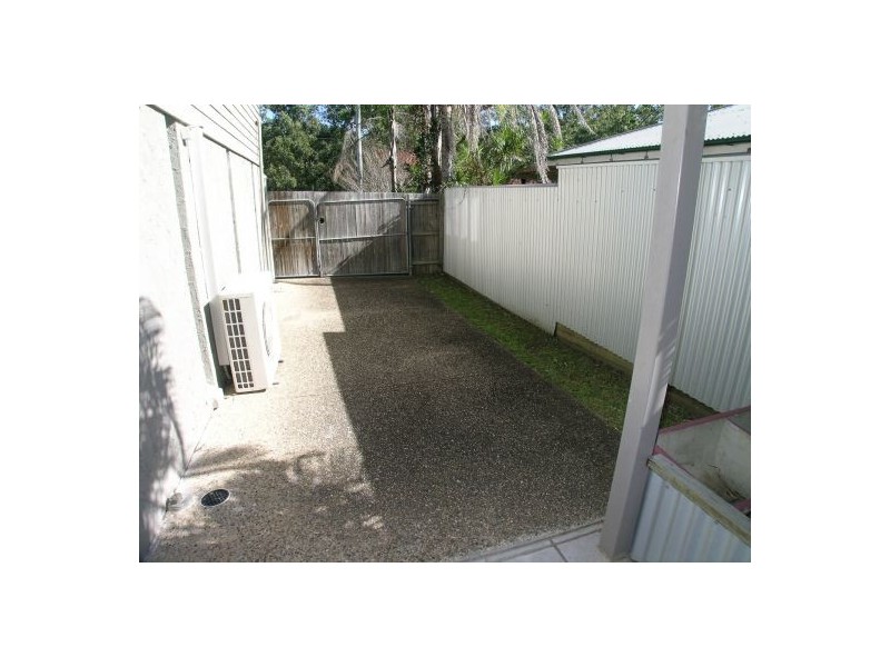 37 Carnelian Street, Holland Park QLD 4121