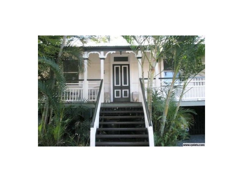 33 Barton, Hawthorne QLD 4171