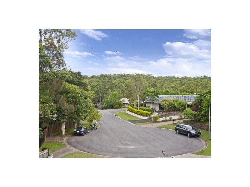 19 Glenlinton St, Holland Park QLD 4121