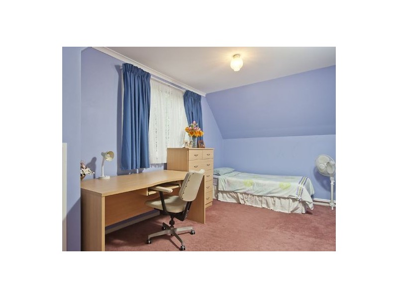 19 Glenlinton St, Holland Park QLD 4121