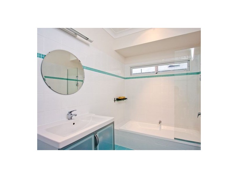 19 Meridian Street, Coorparoo QLD 4151