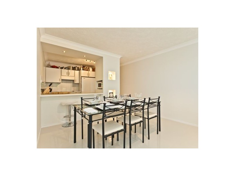 3/237 Cavendish Road, Coorparoo QLD 4151