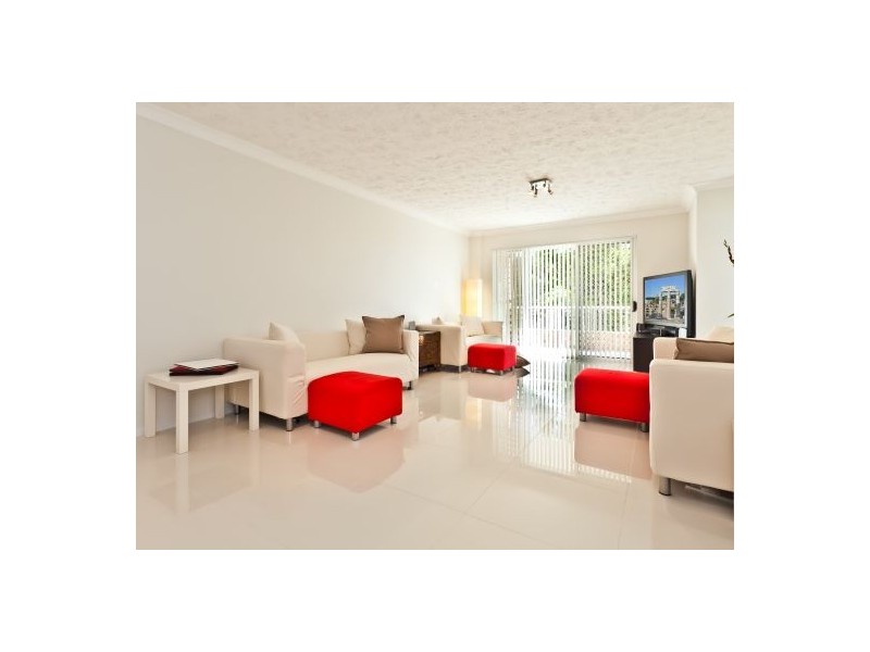 3/237 Cavendish Road, Coorparoo QLD 4151