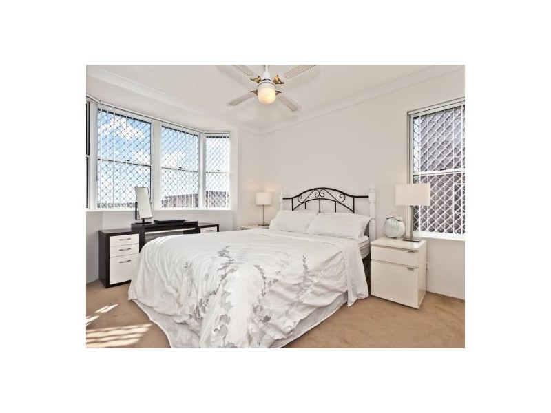 3/237 Cavendish Road, Coorparoo QLD 4151