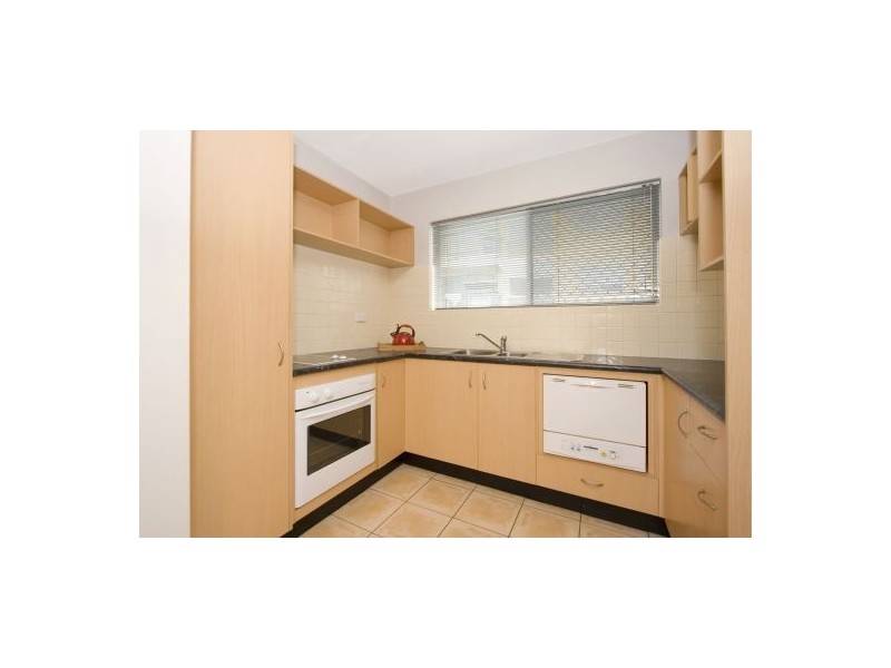 3/81  Kitchener Street, Coorparoo QLD 4151